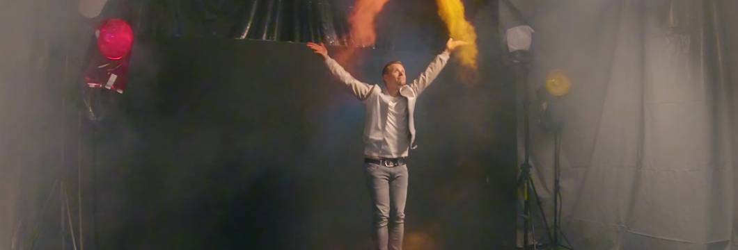 Armin Vlog #49 – Up In Smoke!