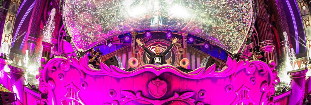 Armin van Buuren’s full Tomorrowland set is now available on streaming portals!