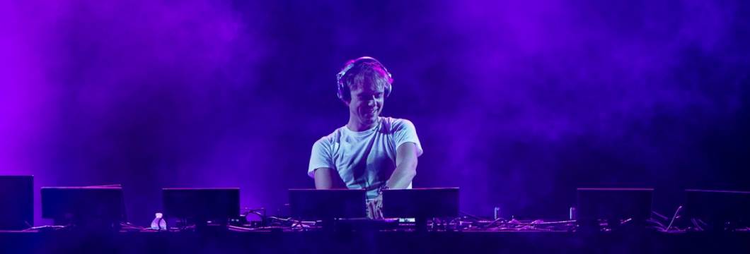 ASOT640: ‘Love Never Came’ new Tune of the Week!